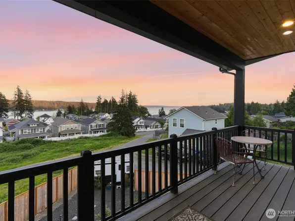 17 E Sellegren Road, Allyn, WA 98524