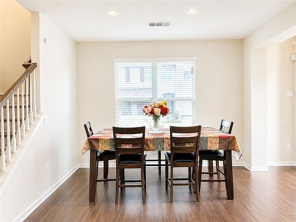 3rd image of 7808 Rutgers Cir