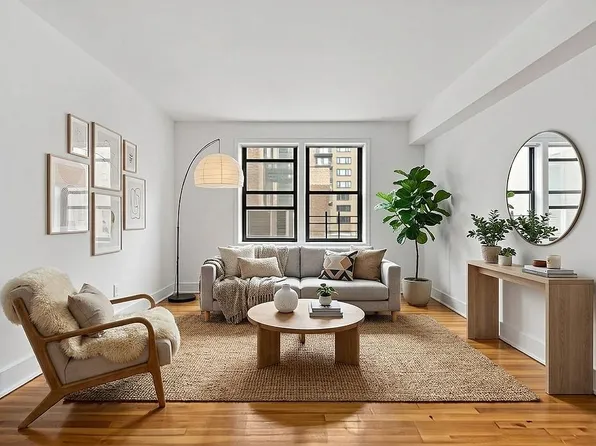 54 E 8th St #5S, New York, NY 10003