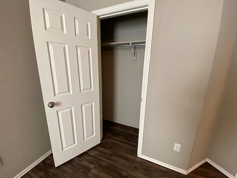 4517 Hunter Blvd — Photo 32