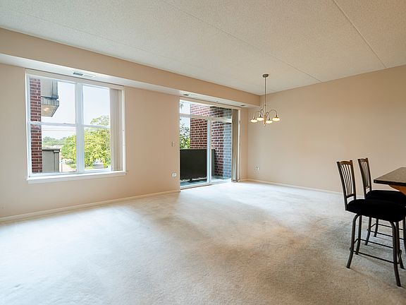2nd image of 77 N Quentin Rd Unit 310