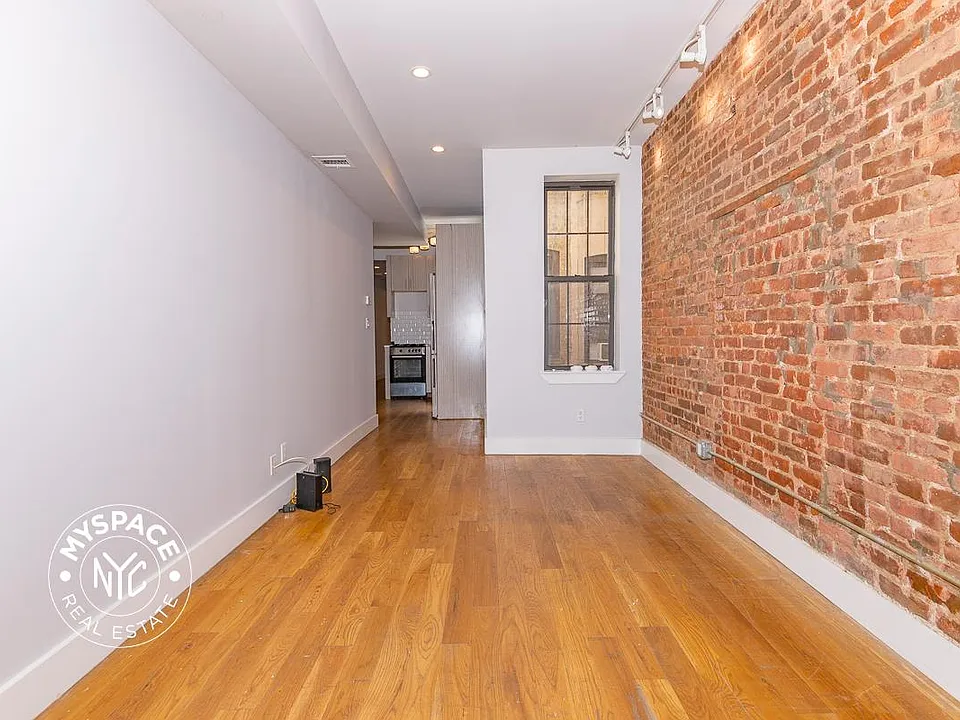 1714 Linden St #2R
