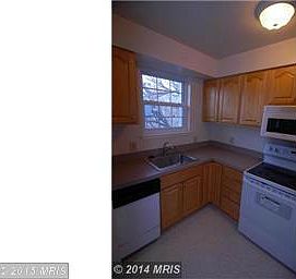 3rd image of 2825 S Wakefield St #D
