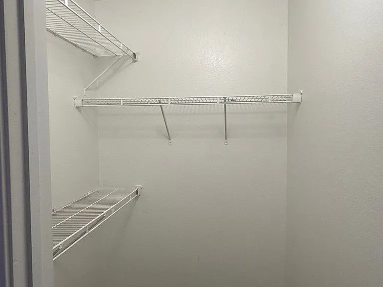 Emerald Cove Apartments — Photo 125