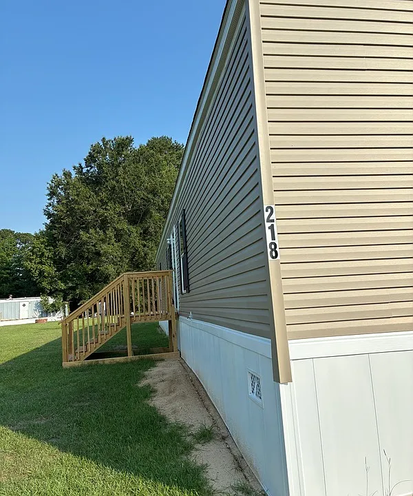218 Martin Luther King Cir #218