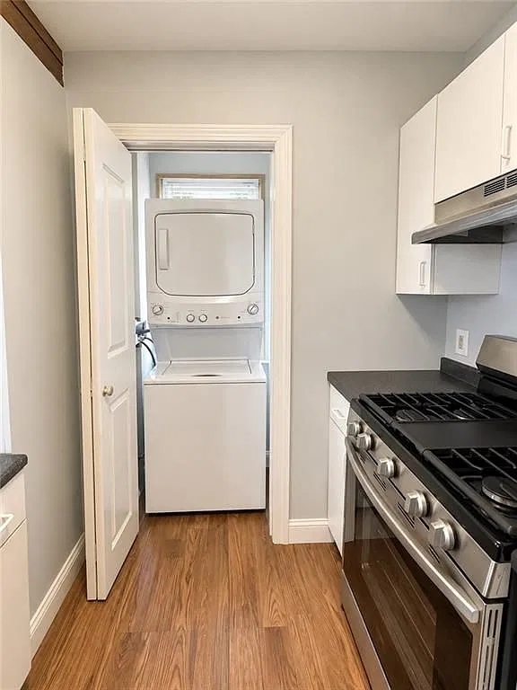 2 bed, 1.0 bath, 1066 sqft, $2,300 — Photo 2