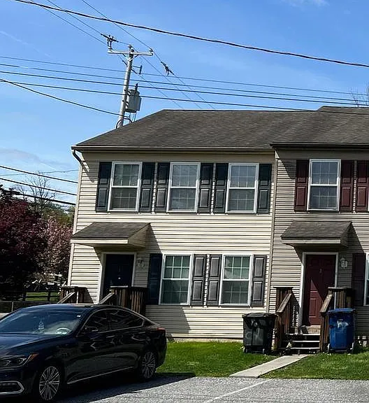 1431 Valley Rd #1 — Photo 1