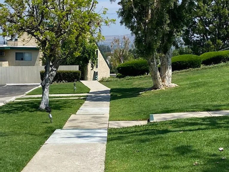 WOODCREST APARTMENTS — Photo 15