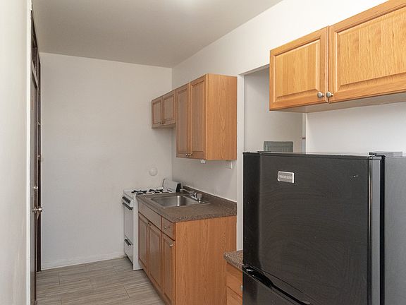 5th image of 3259 W Wrightwood Ave APT 3G
