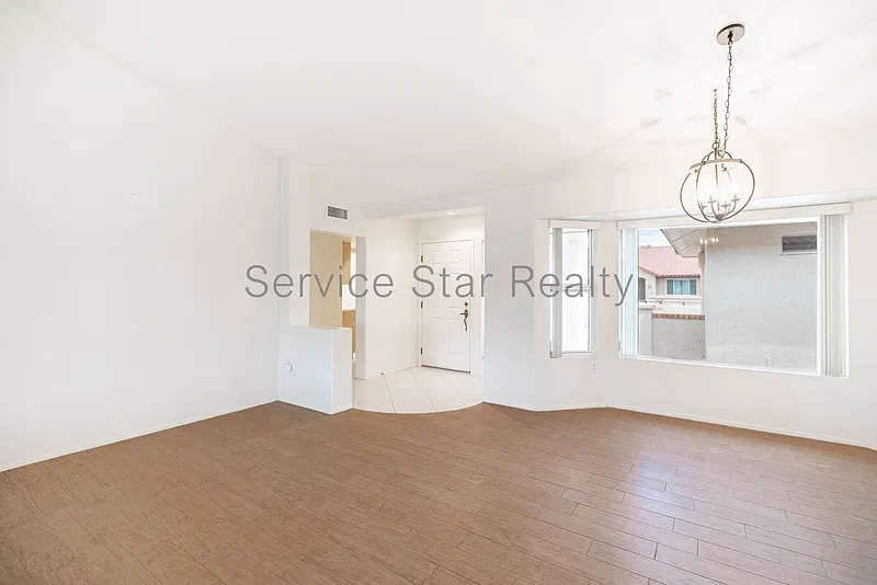 2 bed, 2.0 bath, 1722 sqft, $1,749 — Photo 4