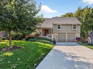 8326 Richards Rd, Lenexa, KS 66215
