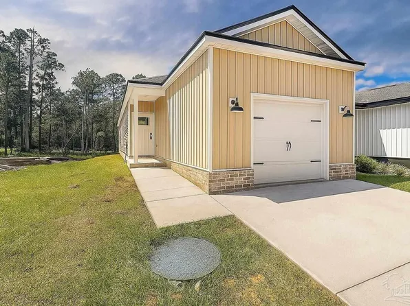 3209 Damon Dr, Milton, FL 32583