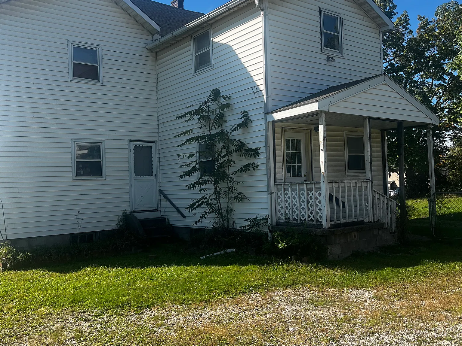 5 bed, 2188 sqft, $1,400 — Photo 3