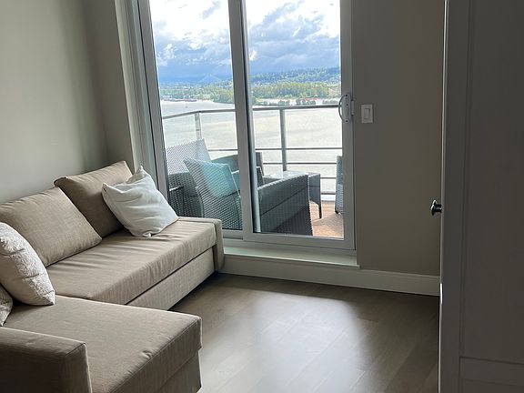 4th image of 210 Salter St