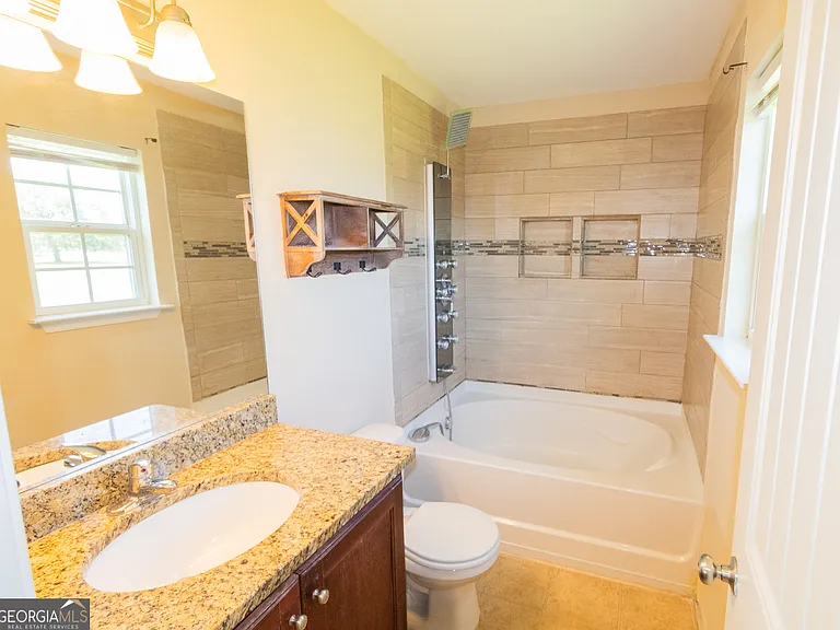 612 Hampstead Ave — Photo 11
