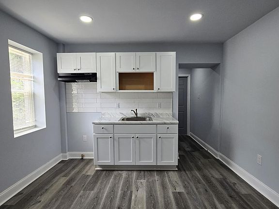 2nd image of 5532 Sprague St #2