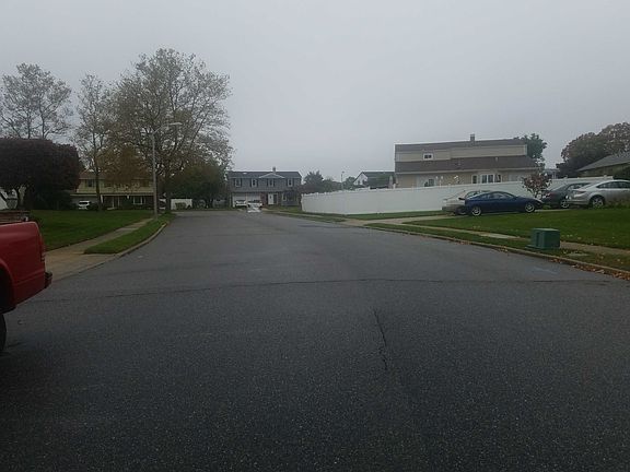 5th image of 34 Autumn Ln