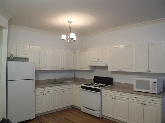 Rented by Realty Collective | media 9