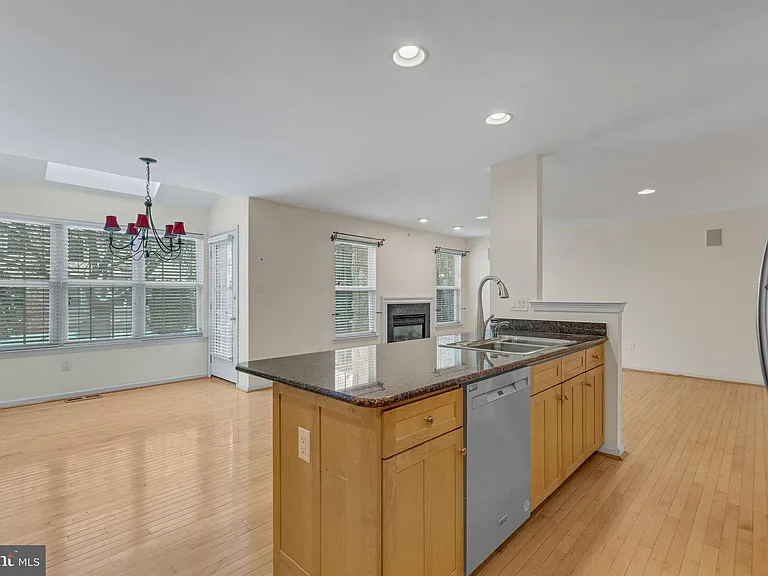 4 Hogan Way — Photo 6