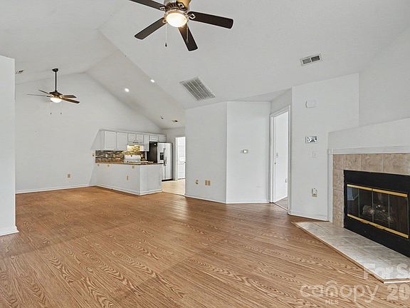 3rd image of 6809 Ledgestone Pl