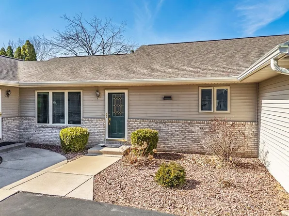 327 N Golf Course Rd, Reedsburg, WI 53959