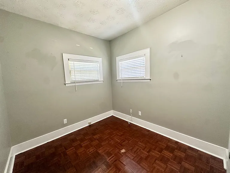 3867 Herschel St — Photo 11