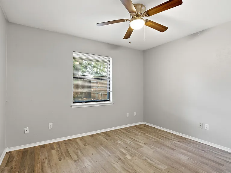 2223 Sierra Dr — Photo 22