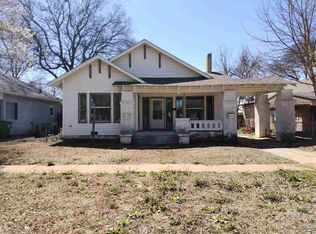 220 E Kansas St, Walters, OK 73572