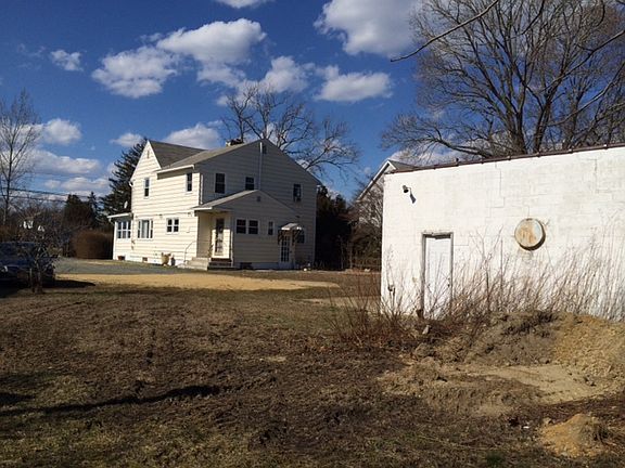 5th image of 709 Washington Ave