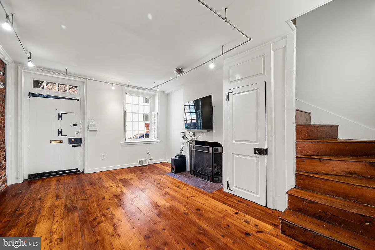 Building Photo - 438 Spruce St