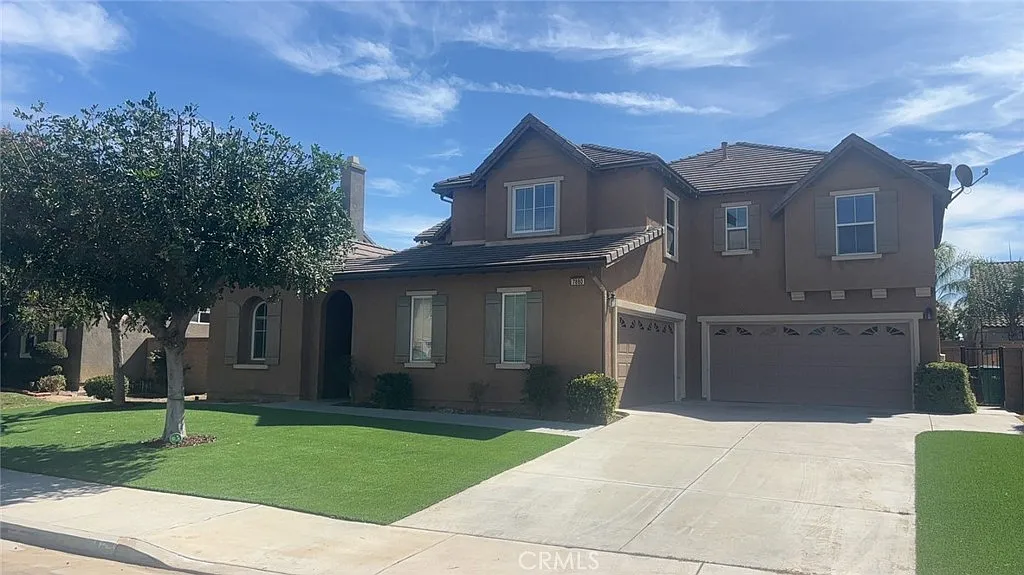 7 bed, 3770 sqft, $4,400 — Photo 2