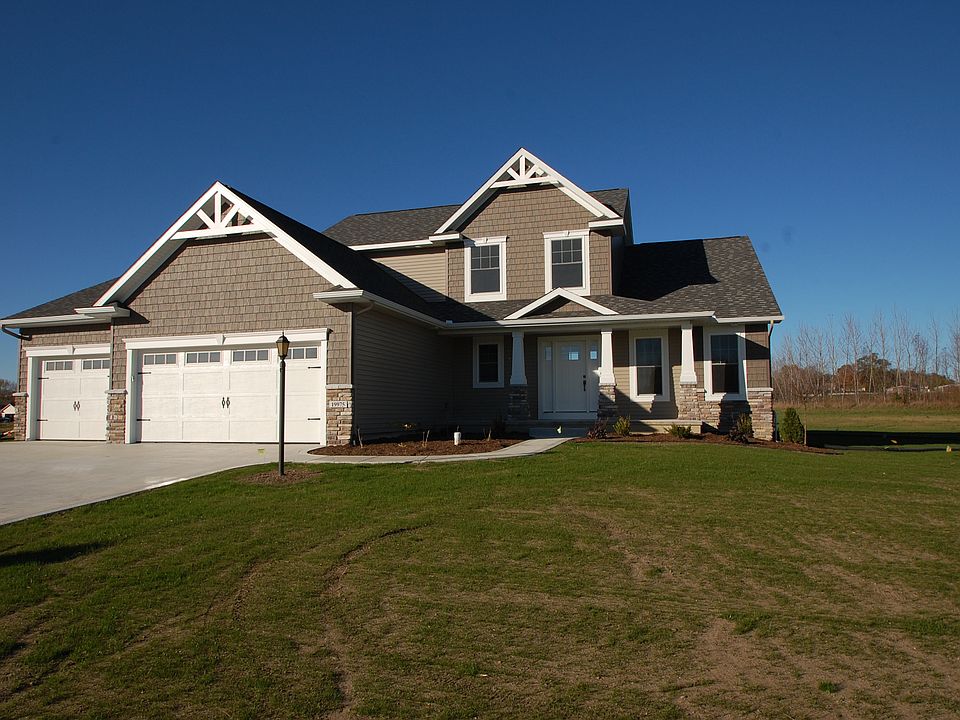 1st image of 19975 Emerald Chase Ln