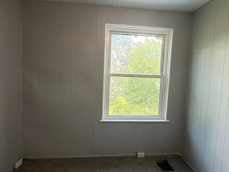943 Rosemont Ave — Photo 13
