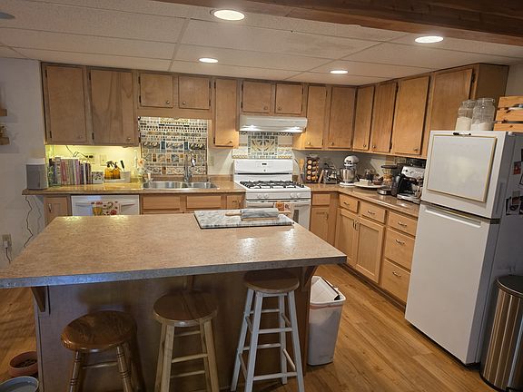 3rd image of 9017 SW 9th Pl #B