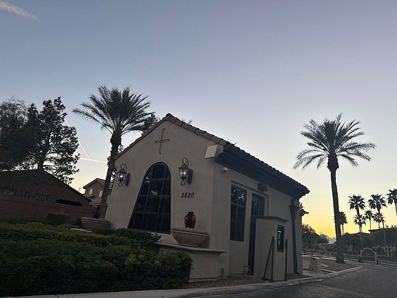 3rd image of 3709 Citrus Heights Ave