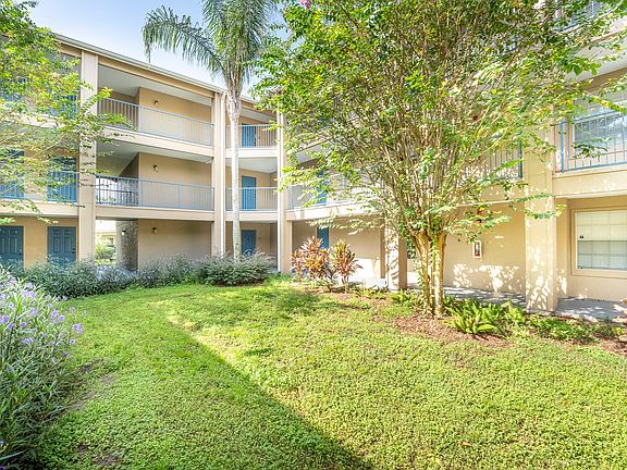 2nd image of 7250 Westpointe Blvd APT 1-1013