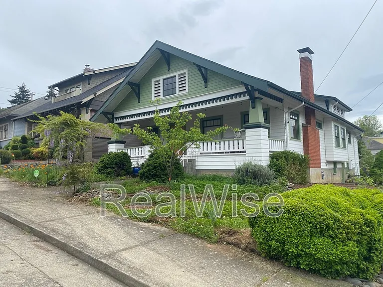 837 SE Blakeley Ave — Photo 6