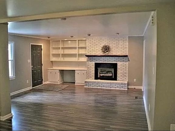 5th image of 3400 Greenwood Dr