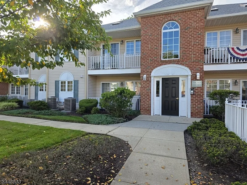 105 Roseland Ave #1104