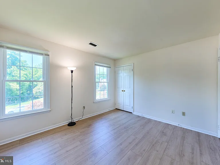 8508 Silverdale Rd — Photo 30