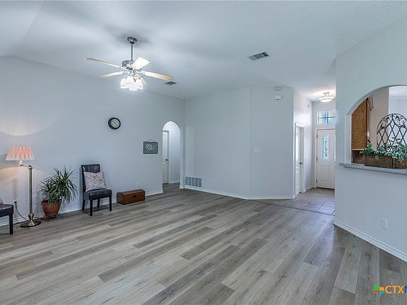 3rd image of 8708 Laurel Rdg