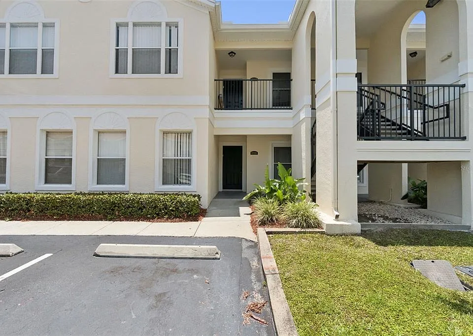 8818 Grand Palms Cir #A