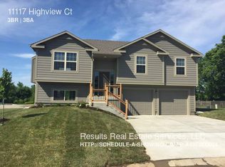 11117 Highview Ct, Peculiar, MO 64078