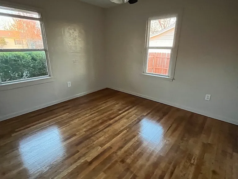 2148 NW Lincoln Ave — Photo 8
