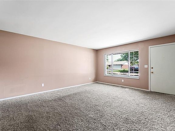 4th image of 2460 Bellsburg Dr