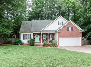 4220 Olive Hill Dr, Holly Springs, NC 27540