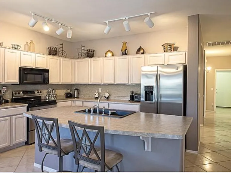 13293 W Edgemont Ave — Photo 2