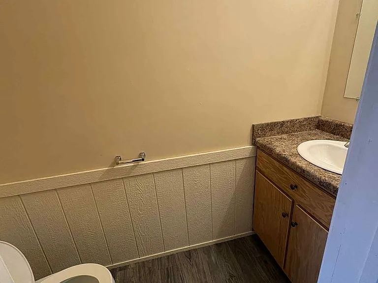 529 E Main St — Photo 19