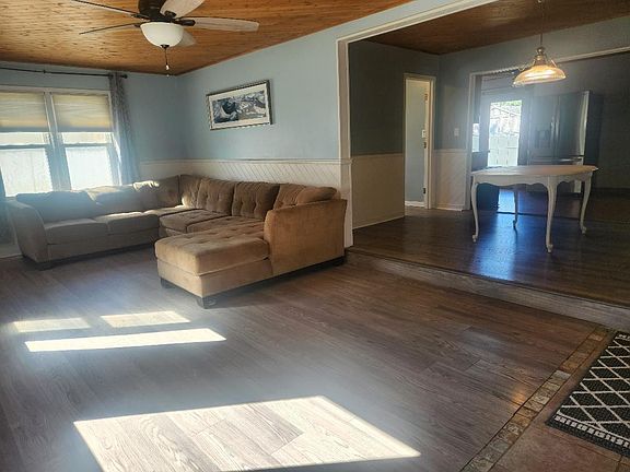 2nd image of 42184 N 1st Ave