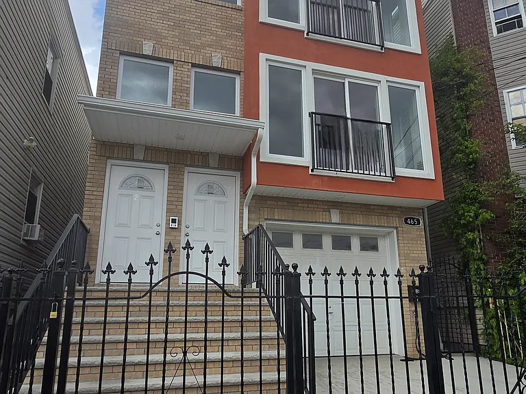 465 Hawthorne Ave #1 — Photo 4